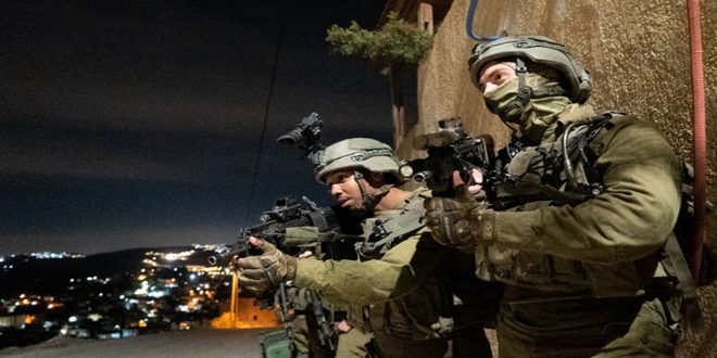 Israeli occupation forces arrest five Palestinians in the West Bank