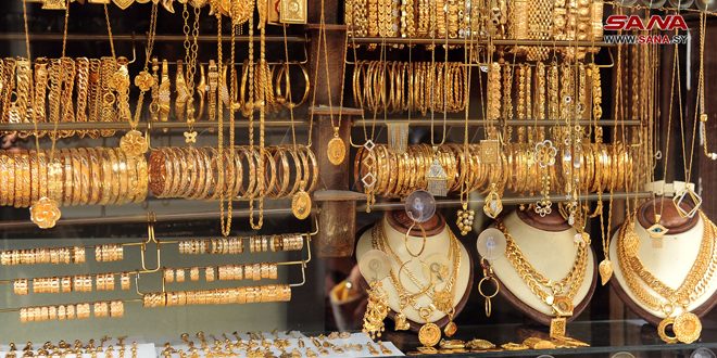 Gold prices hit a new record high