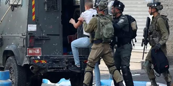 Occupation forces arrest /22/ Palestinians in the West Bank