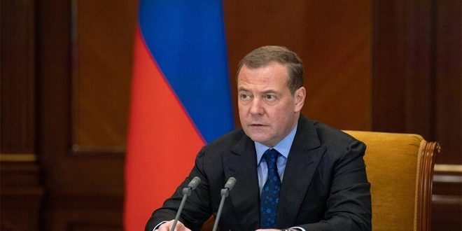 Medvedev: No tiene sentido continuar las relaciones diplomáticas entre Rusia y Polonia