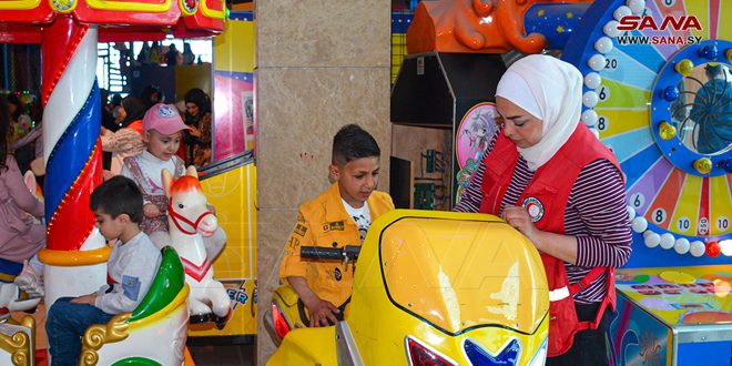 Niños sirios huérfanos y con cáncer disfrutan de una actividad recreativa