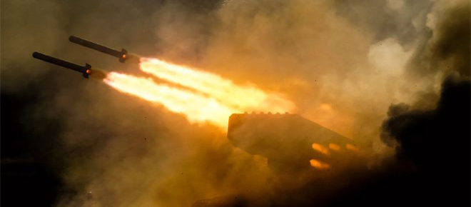 El ejército ruso frustra ataques ucranianos, destruye un depósito de municiones y tanques y derriba un Su-25 y 13 drones del régimen de Kiev