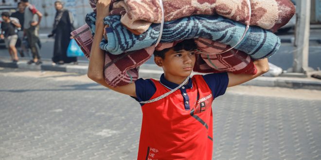 600 mil palestinos fueron desplazados dentro de Gaza y están albergados en instalaciones de la UNRWA