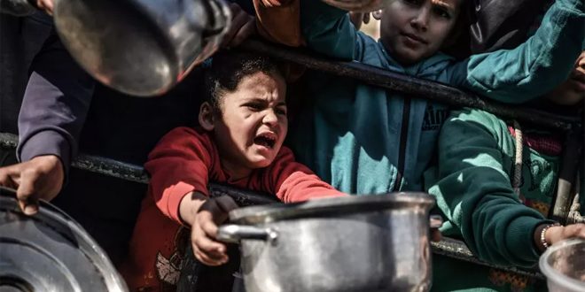 Los niños de Gaza enfrentan triple amenaza mortal; los bombardeos israelíes, la hambruna y las enfermedades, advierte la UNICEF