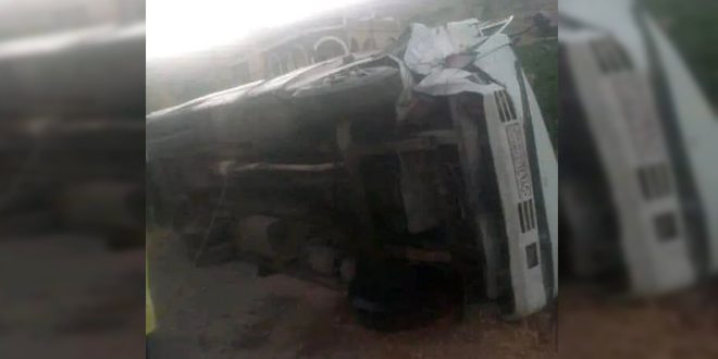 وفاة ثلاث نساء وإصابة 20 شخصاً جراء تدهور بولمان على طريق عرنة دمشق